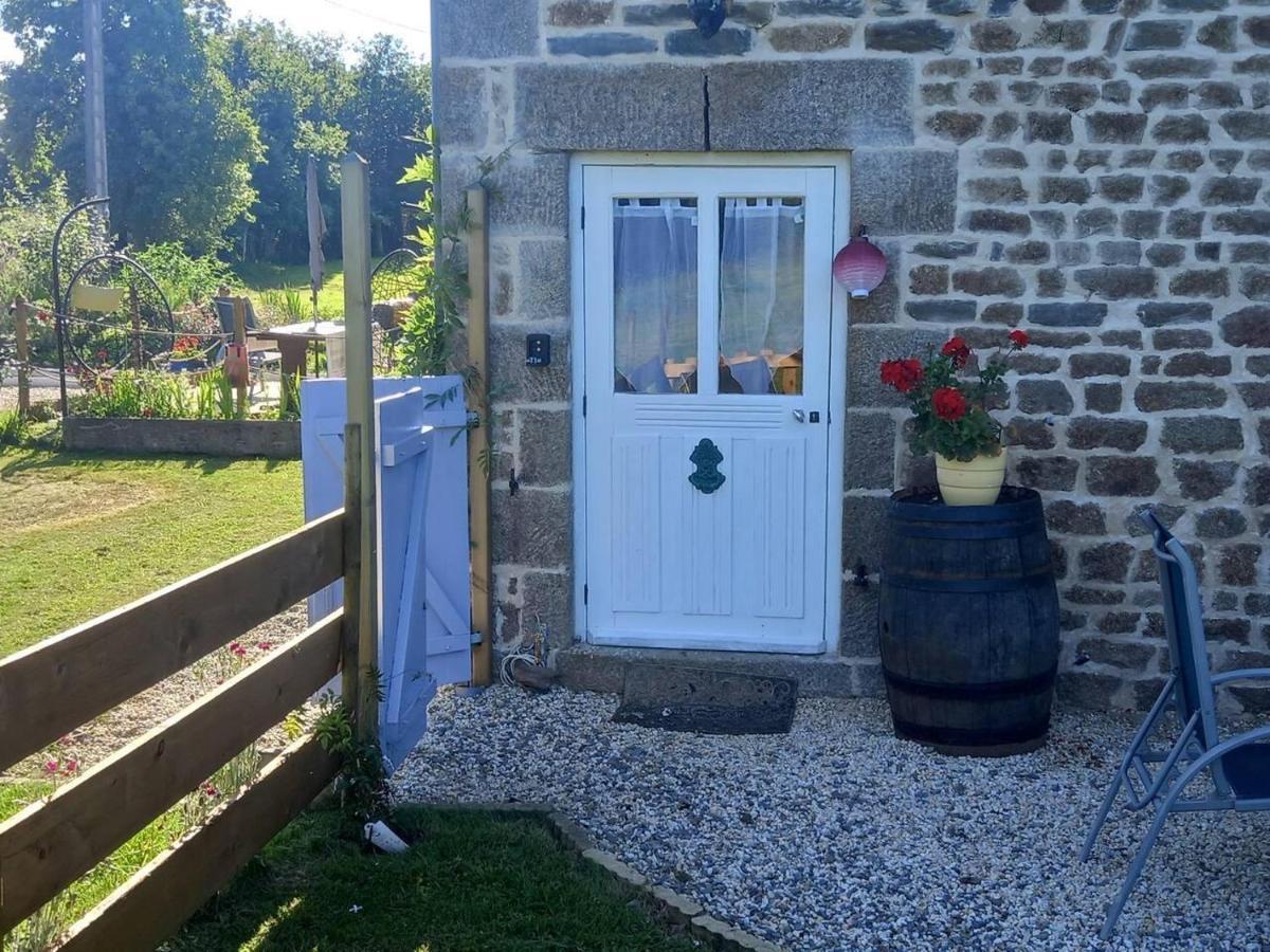 Mortain-Bocage - 2-Bed Wisteria Cottage - Sleeps 4 Notre-Dame-du-Touchet Exterior foto